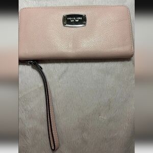 Michael Kors Pink Clutch Wristlet with Metallic Logo 13x4x1 Preloved